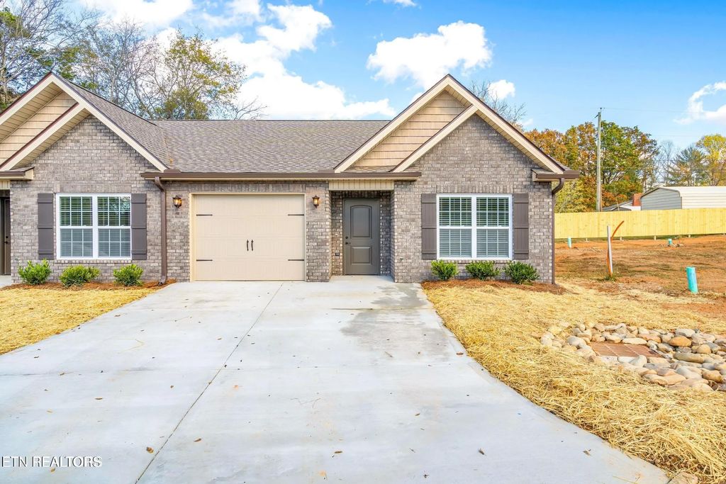 7351 Green Estates Way, Knoxville