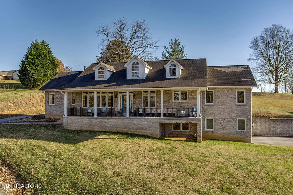 417 River Rd, Loudon