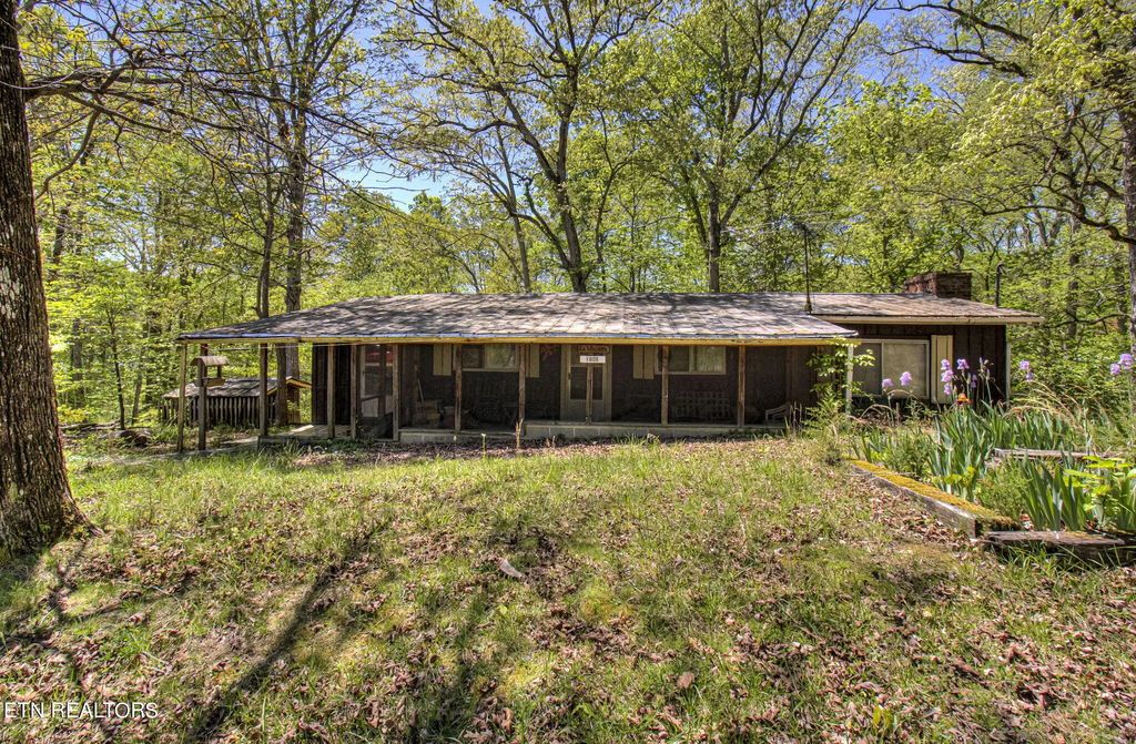 1909 Cheyene Tr, Dandridge