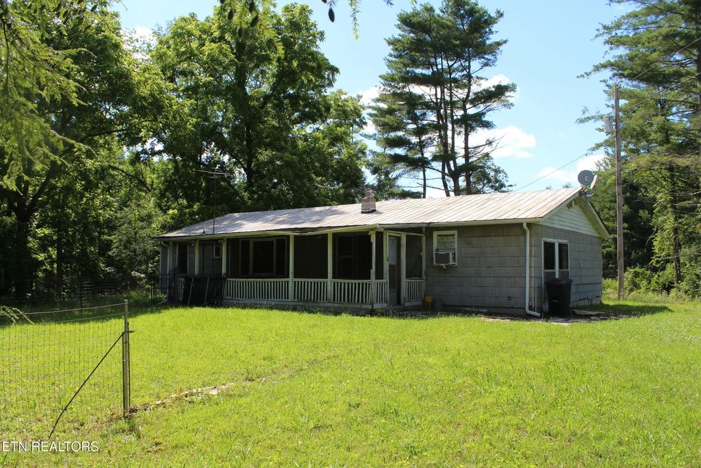 704 Annadell Rd, Lancing