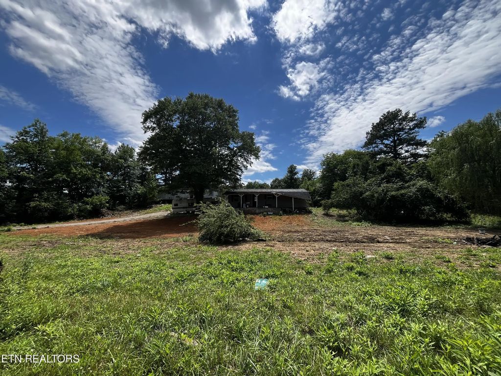 121 King Lane, Vonore