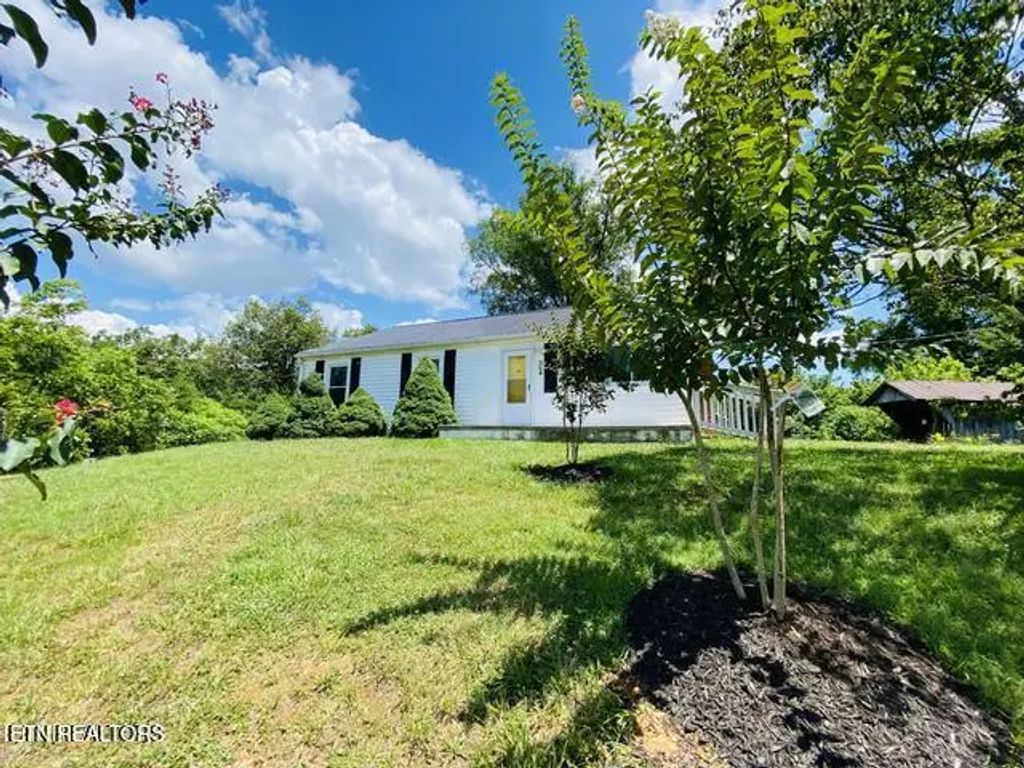 364 Jasmine Rd, Newport