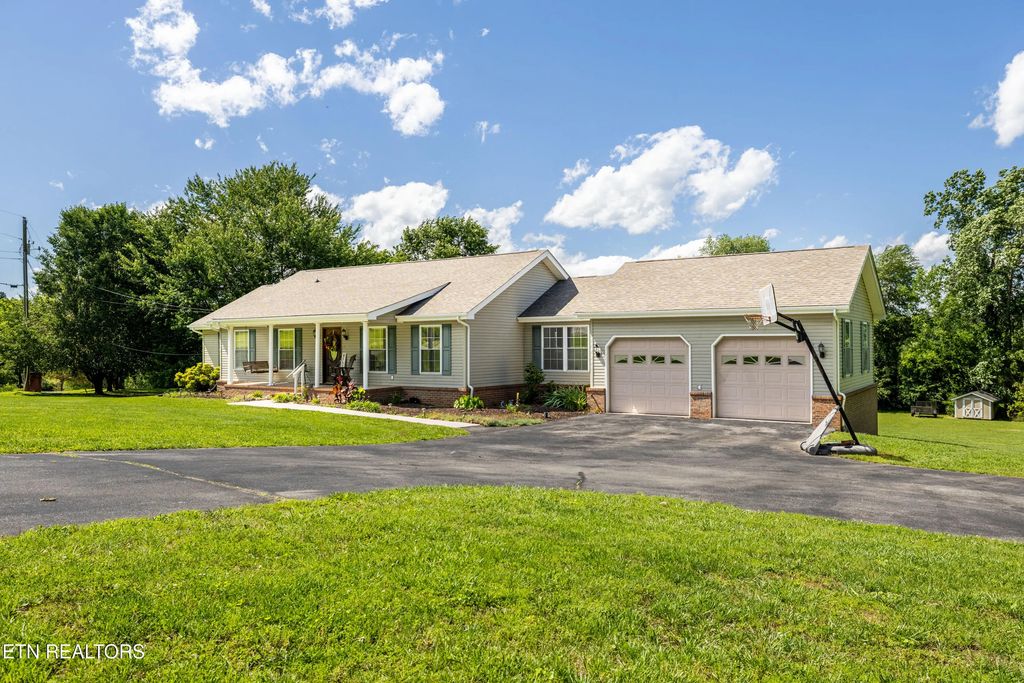 178 Scenic Hill Lane, Lenoir City