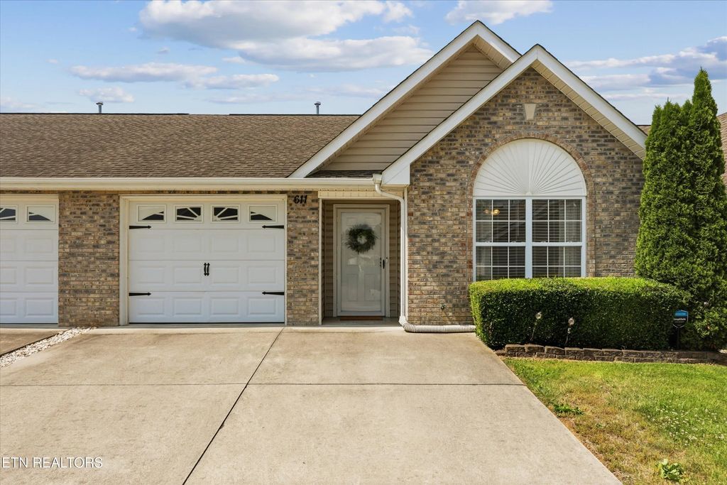 611 High Point Way, Knoxville