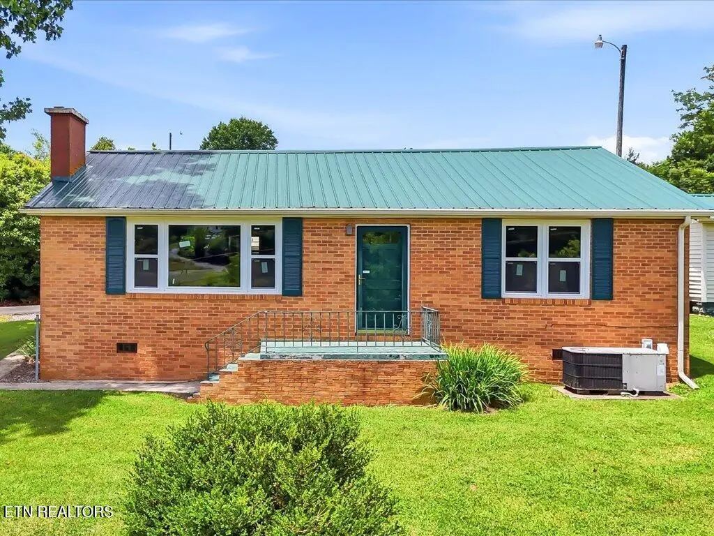 818 Guy Collins Rd, Morristown