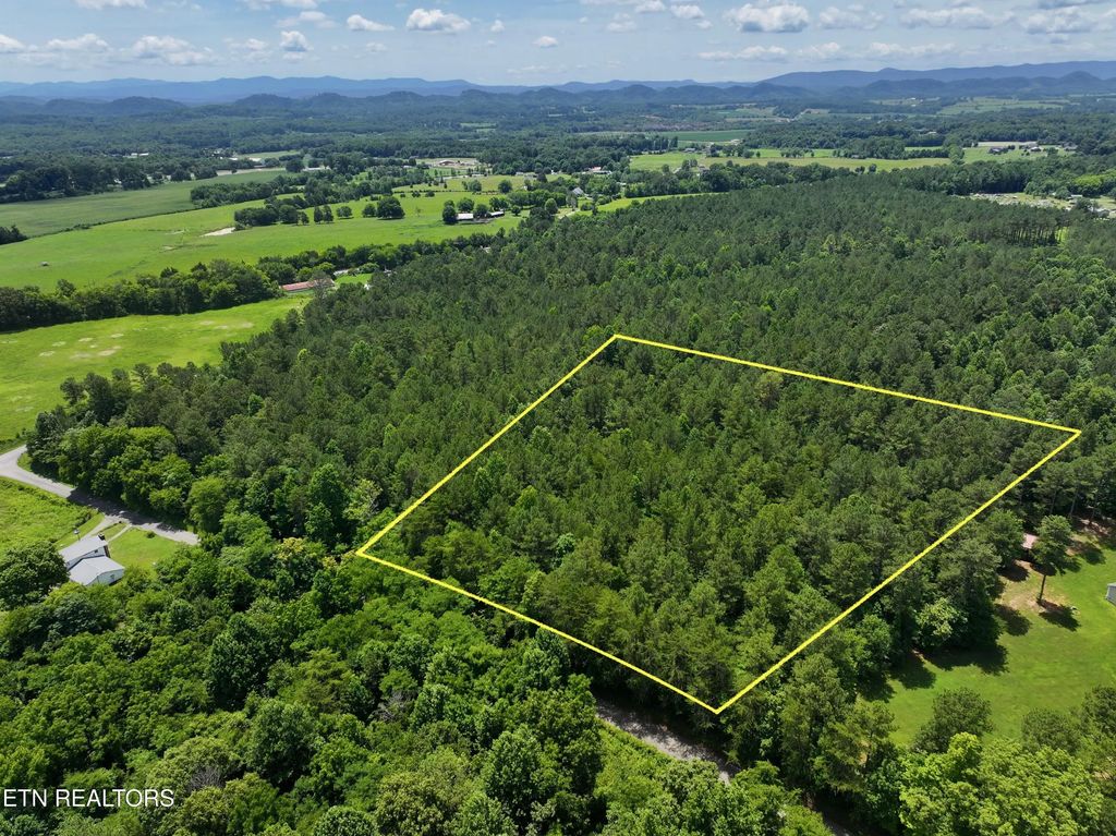545 Ridge Rd, Madisonville