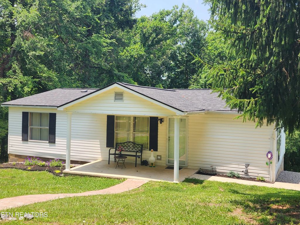 709 Skyline Drive, Harriman