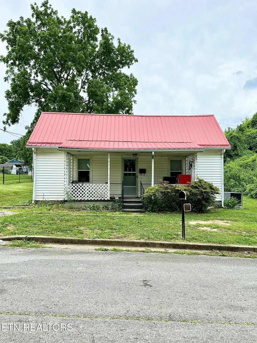 416 Cain Ave, Morristown