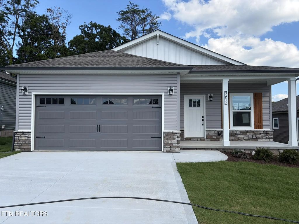 3912 Crimson Clover Lane, Knoxville
