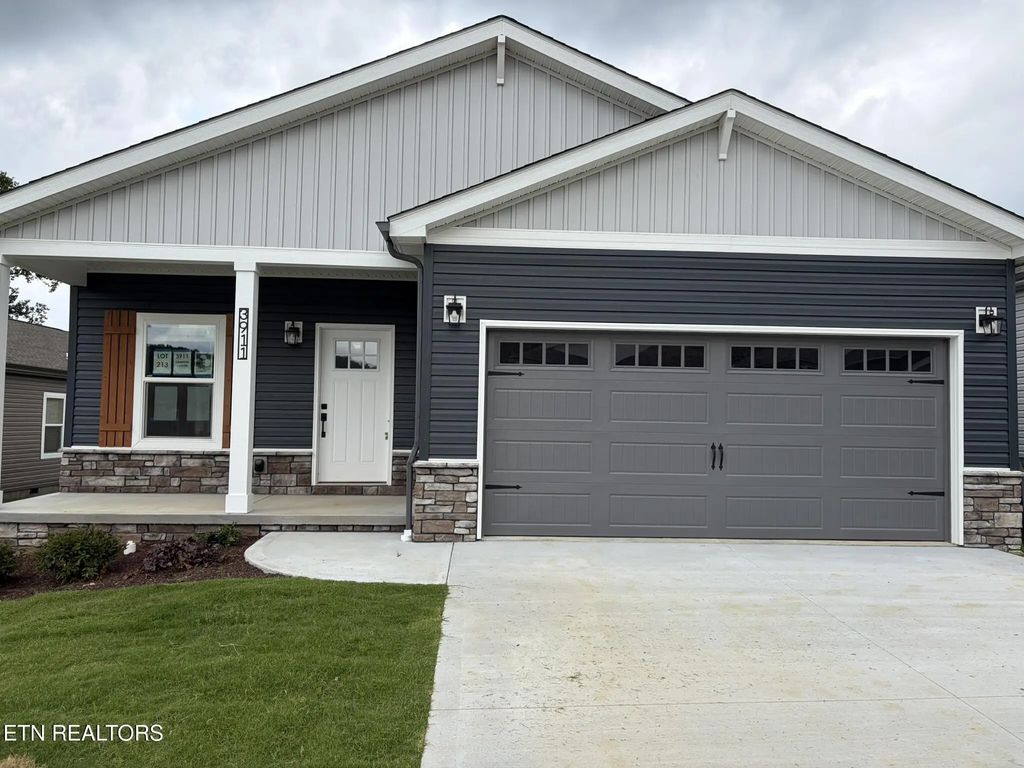 3911 Crimson Clover Lane, Knoxville