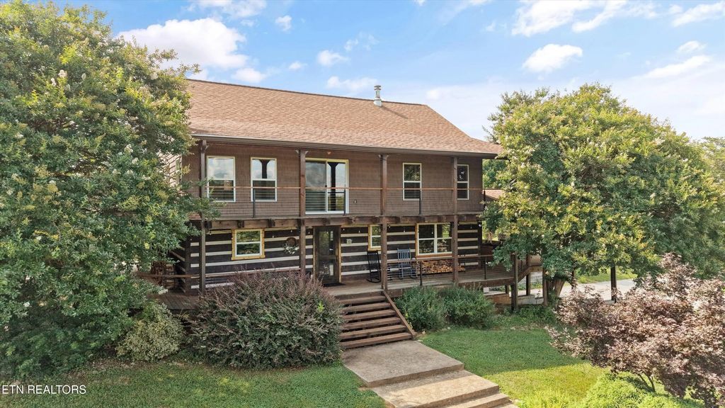 2132 Grey Ridge Rd, Maryville
