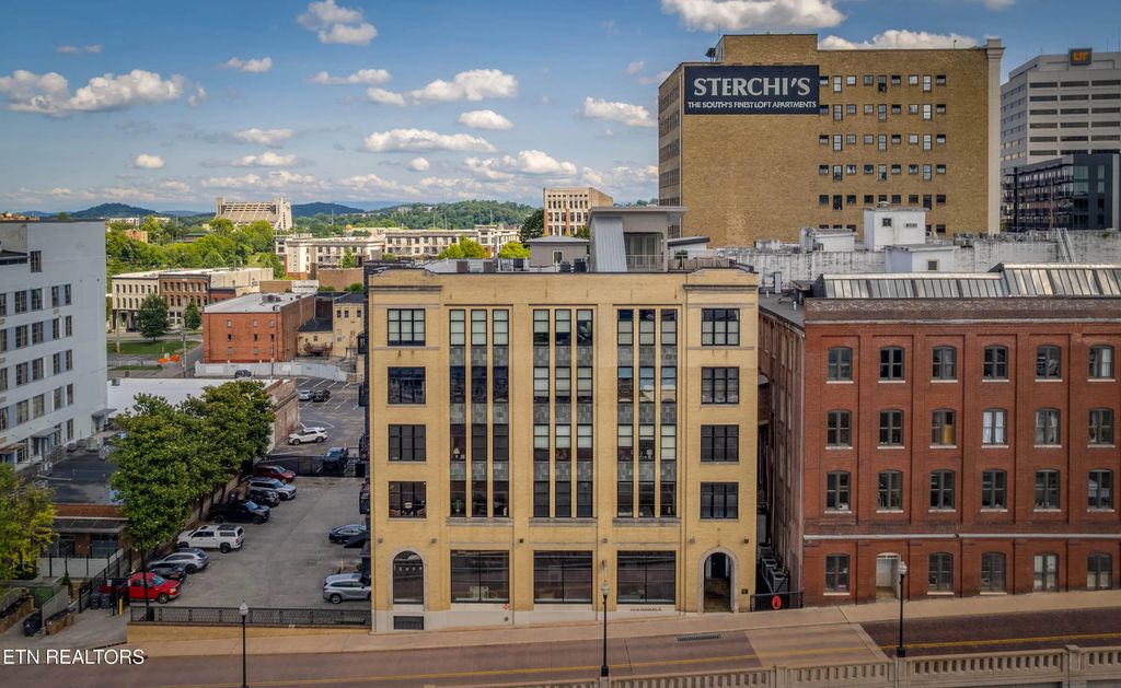 220 W Jackson Ave 102, Knoxville