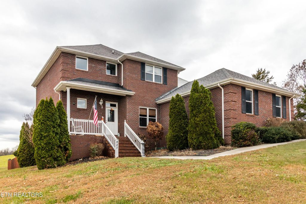 427 Montana Court, Seymour