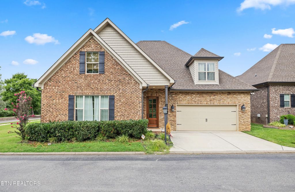 2401 Water Valley Way, Knoxville