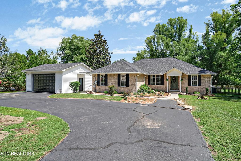 4028 Lone Wolf Circle, Crossville