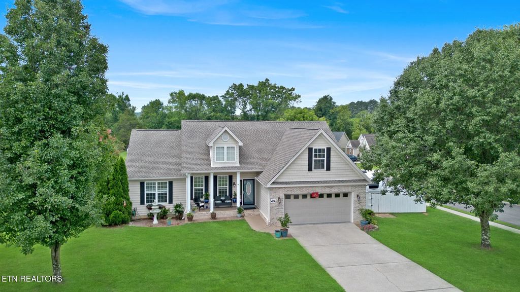136 Thoroughbred Drive, Cleveland