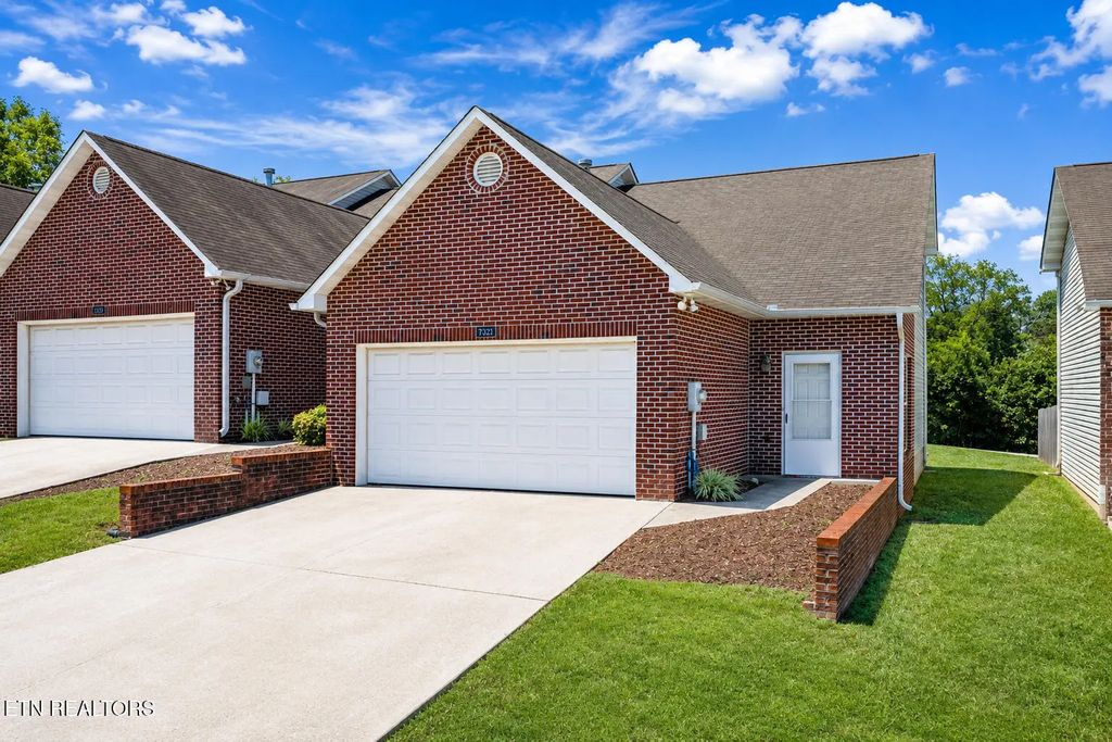 7321 Long Shot Lane, Knoxville