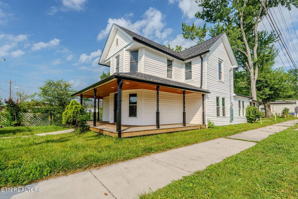 125 N Chamberlain Ave, Rockwood