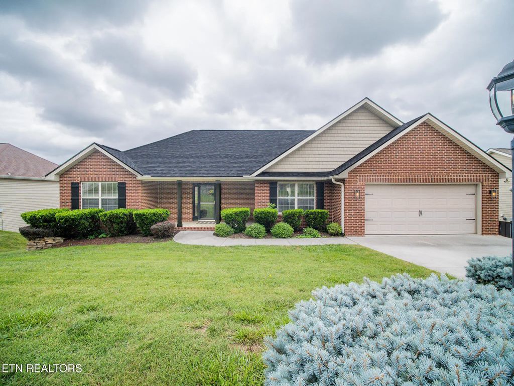 8113 Cambridge Gables Lane, Knoxville