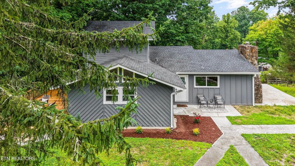 285 Vanover Lane, Jacksboro
