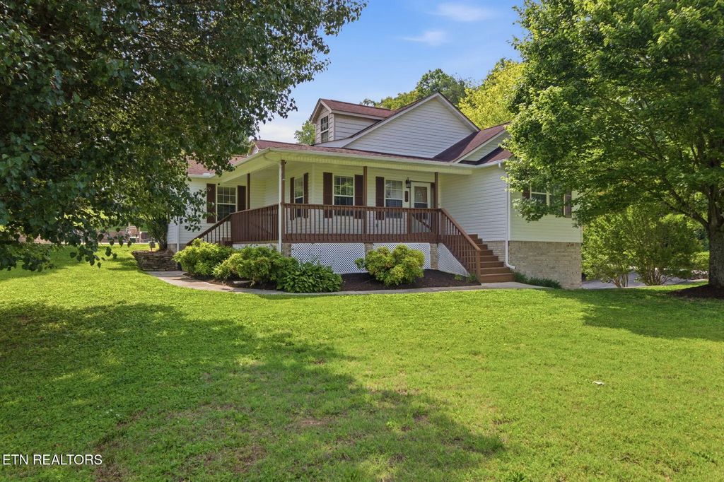 708 New Clear Branch Rd, Rocky Top