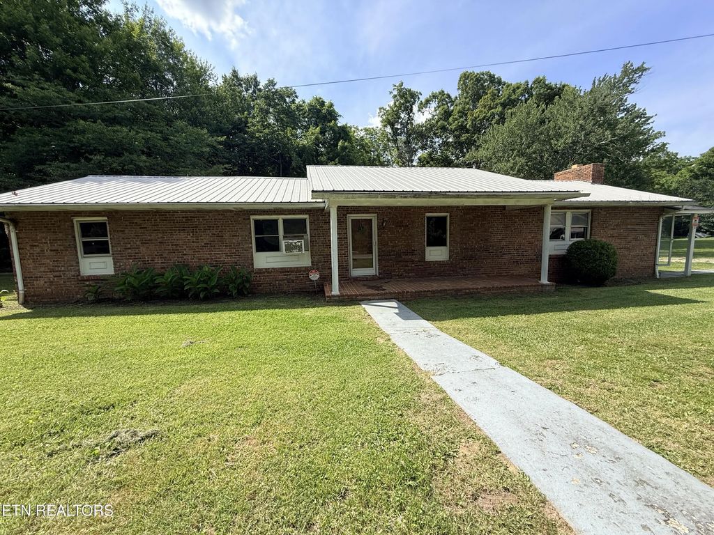 331 White Oak St, Jamestown