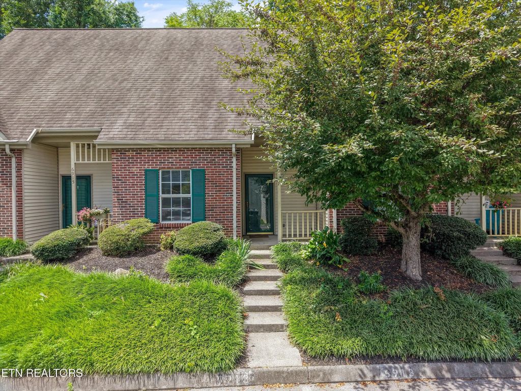 6913 Kings Crossing Way, Knoxville