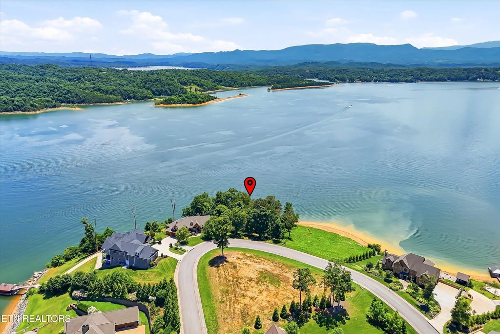 2127 Majestic Circle, Dandridge