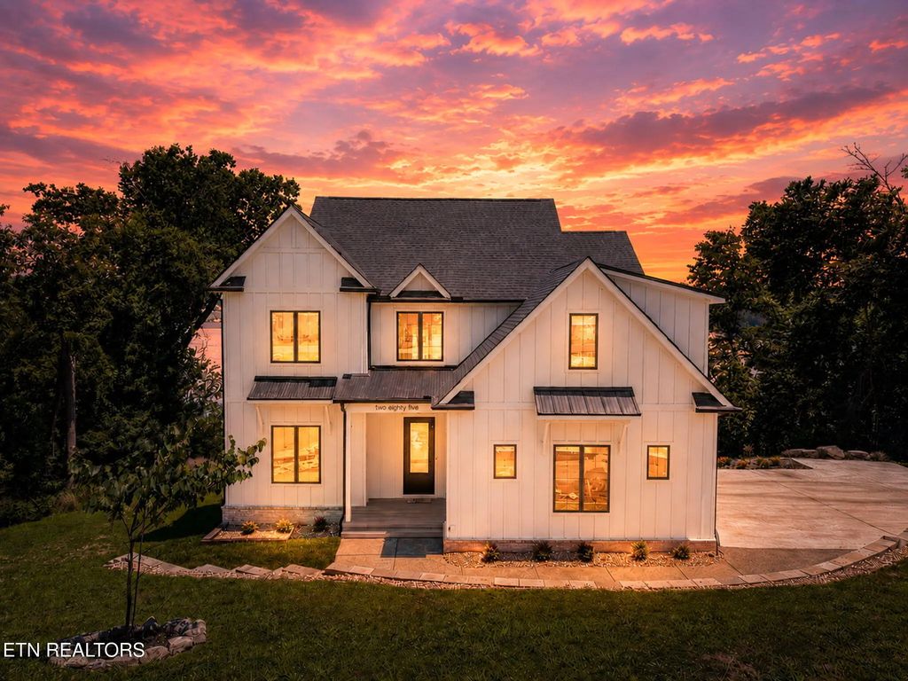 285 E Shore Drive, Rockwood