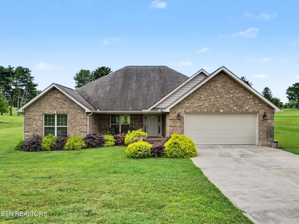 314 White Rose Ave, Maryville