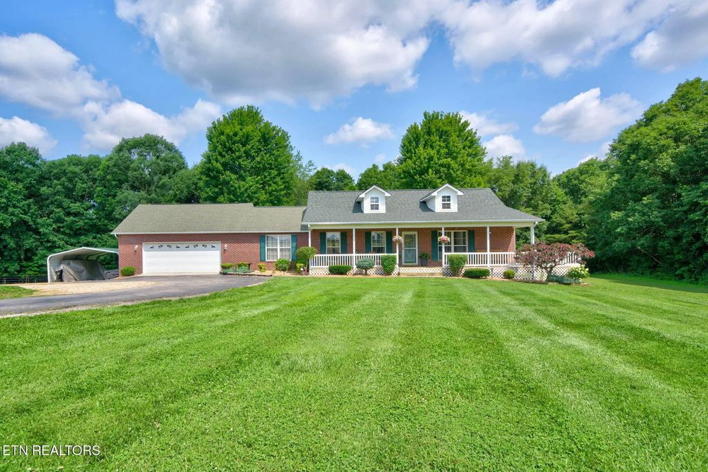 651 Highland Lane, Crossville