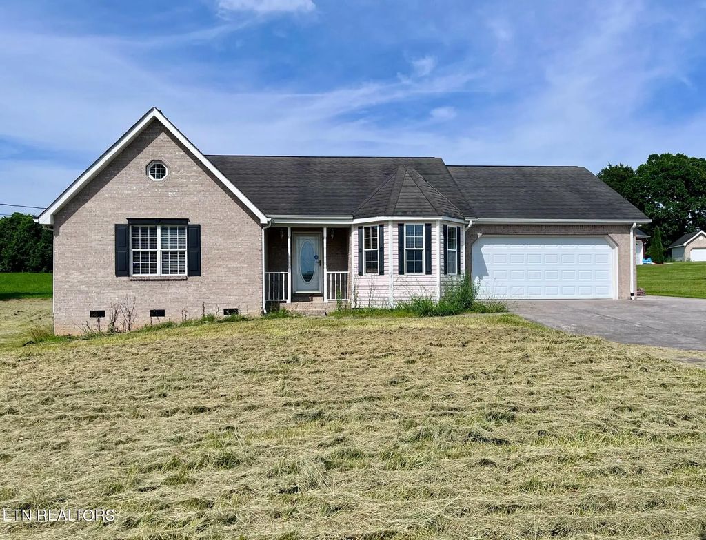 265 Pecan Circle, Plainview