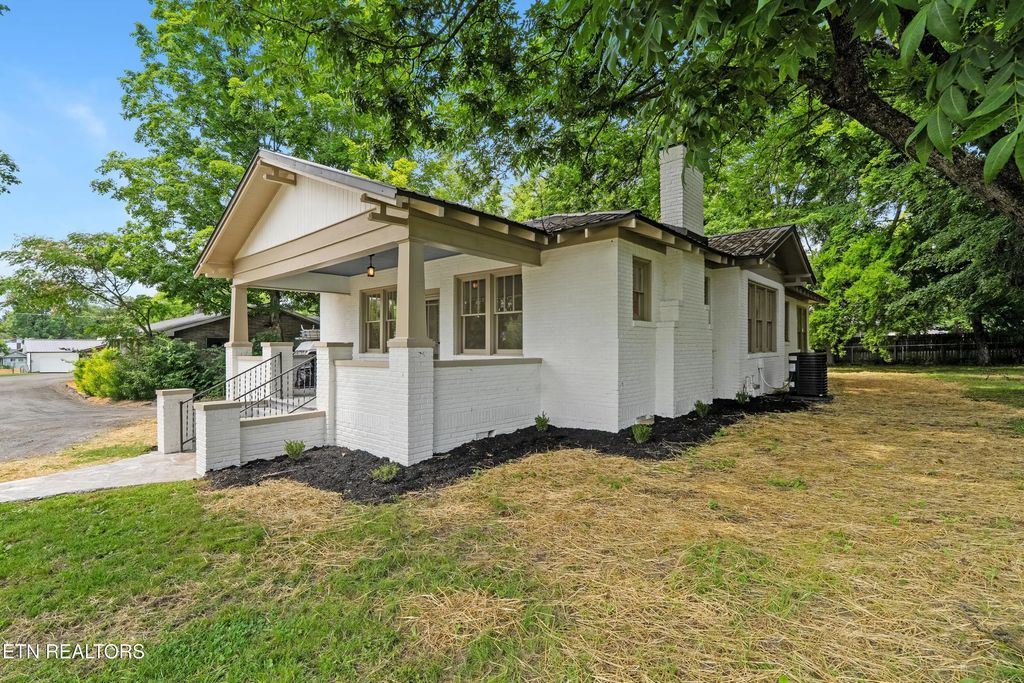 150 College St, Madisonville