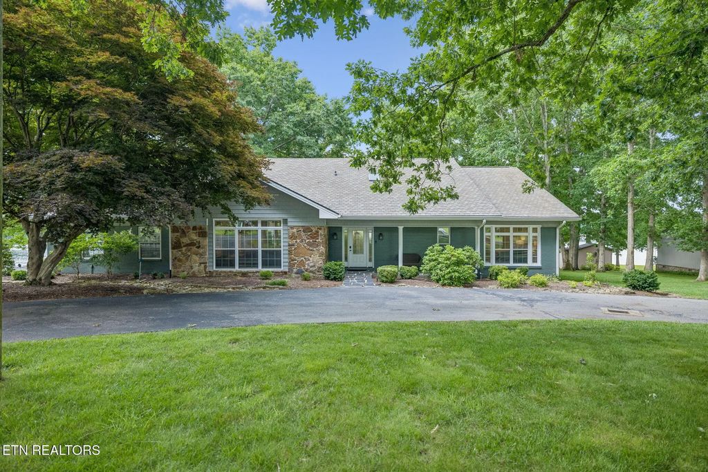 8721 Cherokee Tr, Crossville