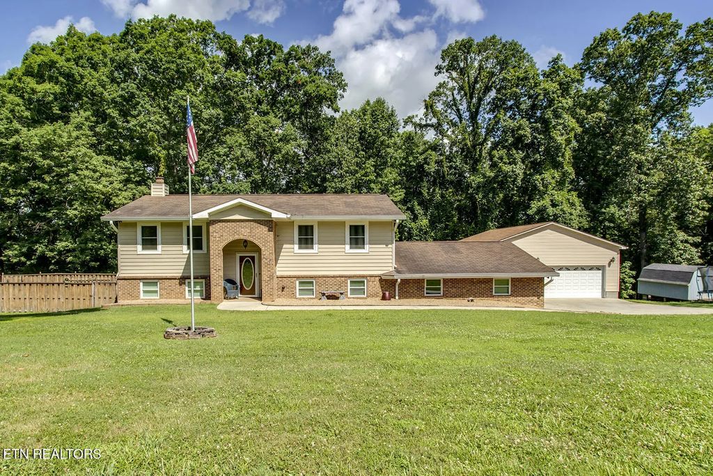 145 Van Stowe Rd, Harriman