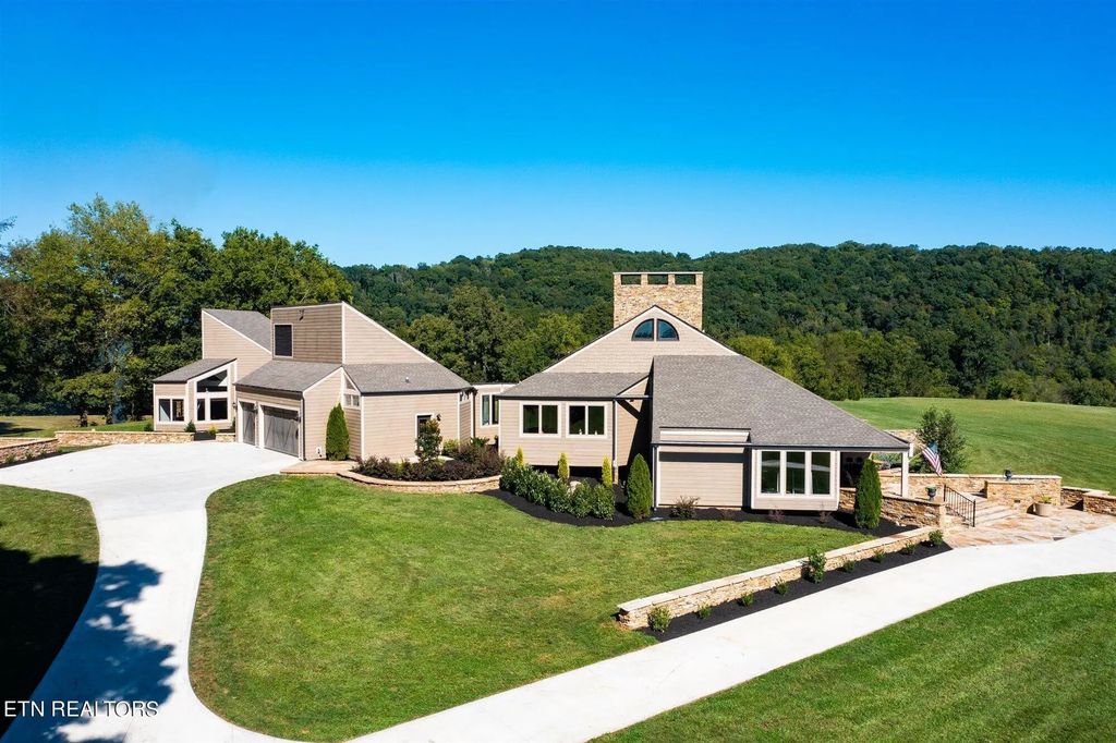 651 Cliff Top Rd, Blaine