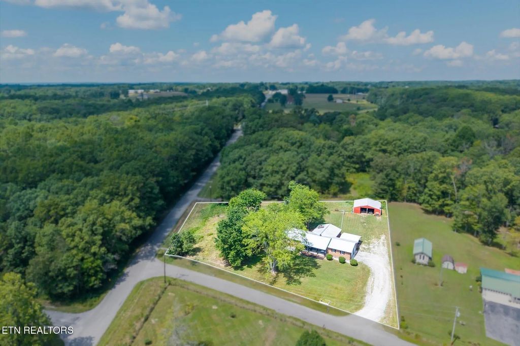 111 Guffey Lane, Jamestown