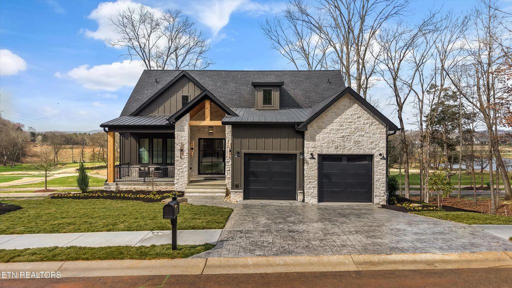 758 Blackrock Run, Loudon