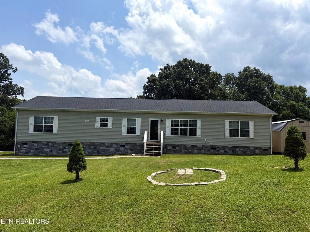 1930 Sail Rd, Newport
