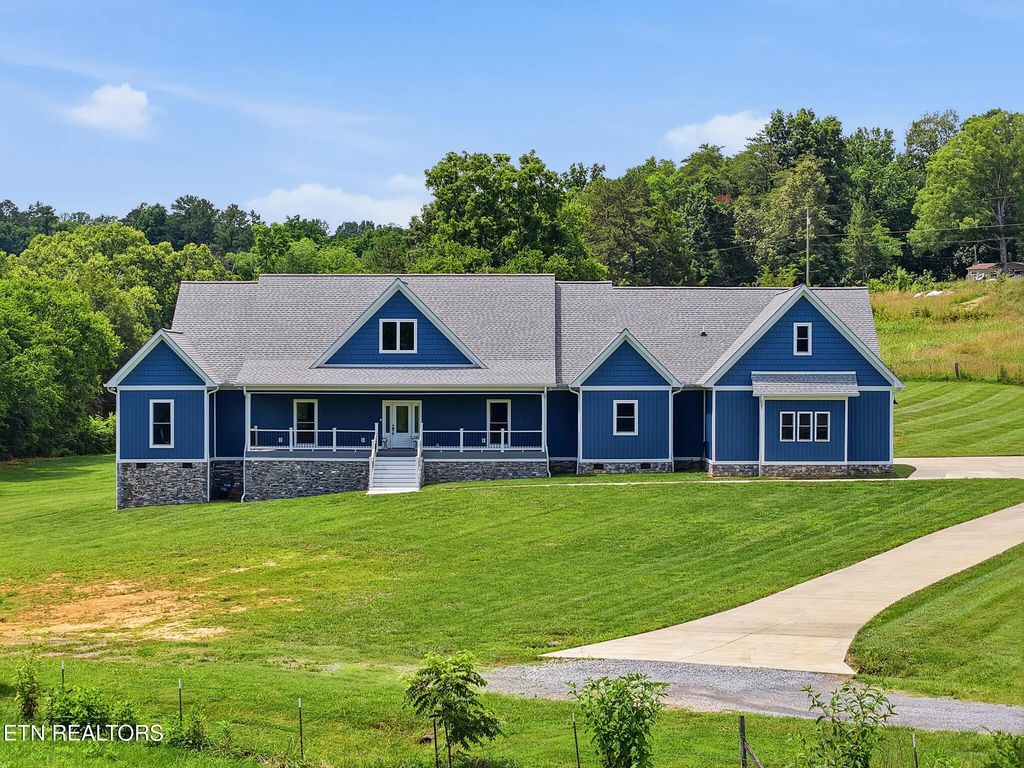 641 Zirkle Rd, Dandridge