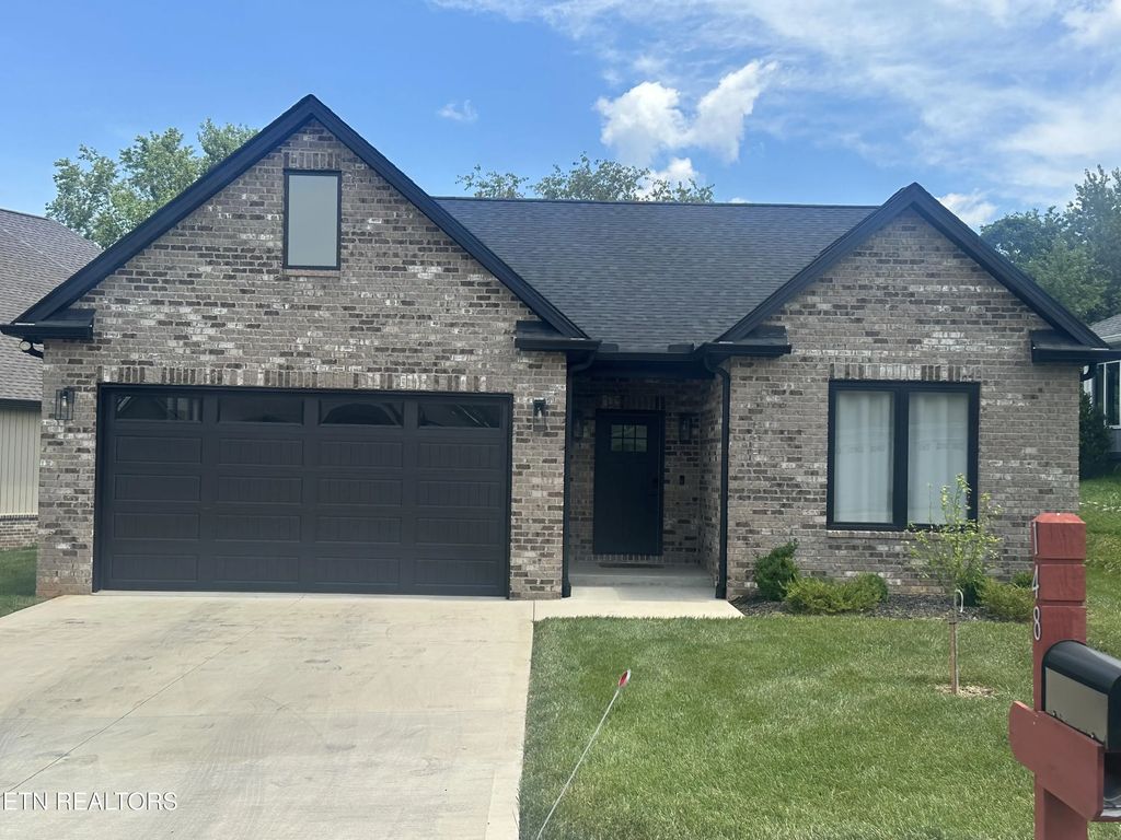148 Tsuhdatsi Way, Loudon