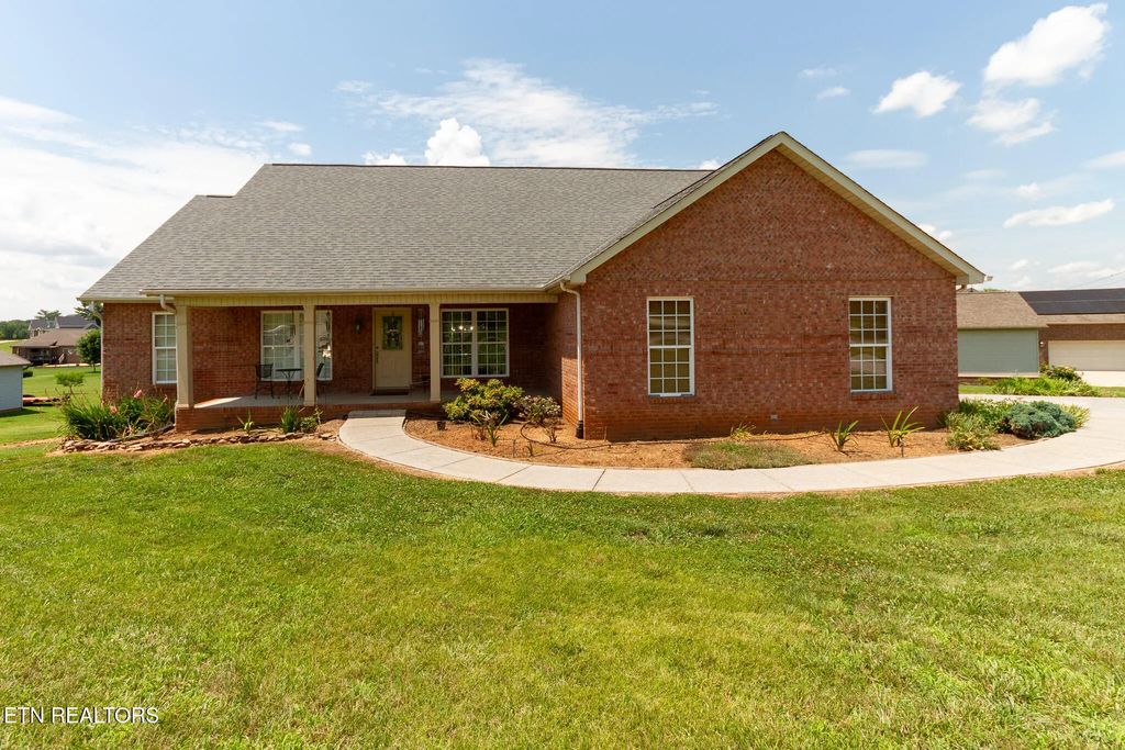 602 Yellow Rose Lane, Maryville