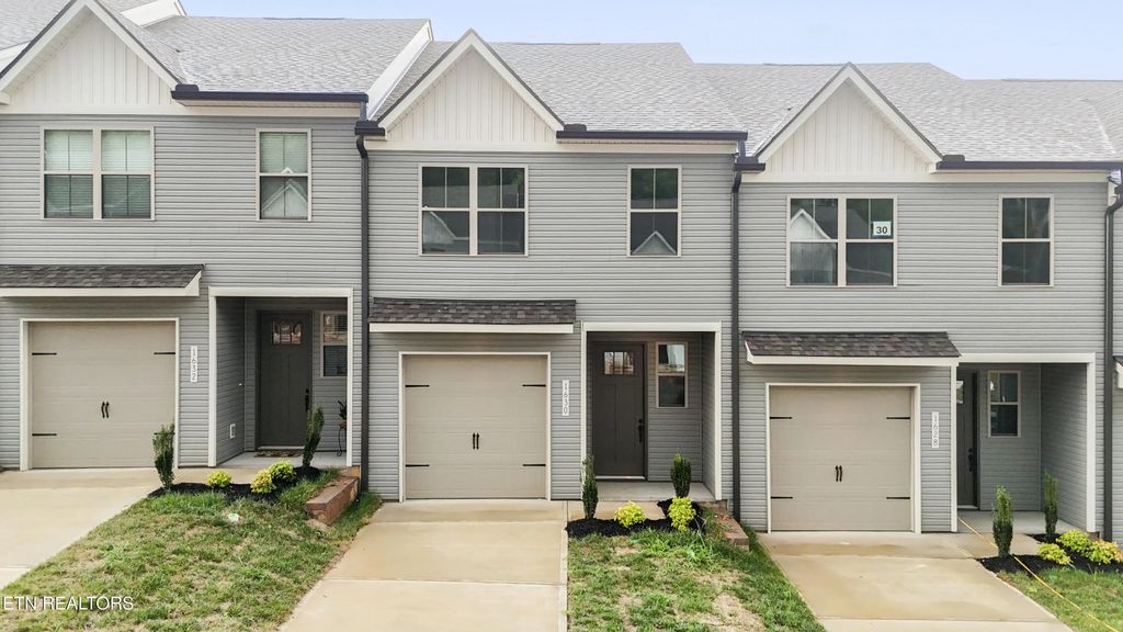 1630 Bennett Village Drive, Maryville