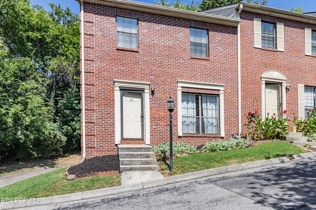 437 S Gallaher View Rd 21, Knoxville