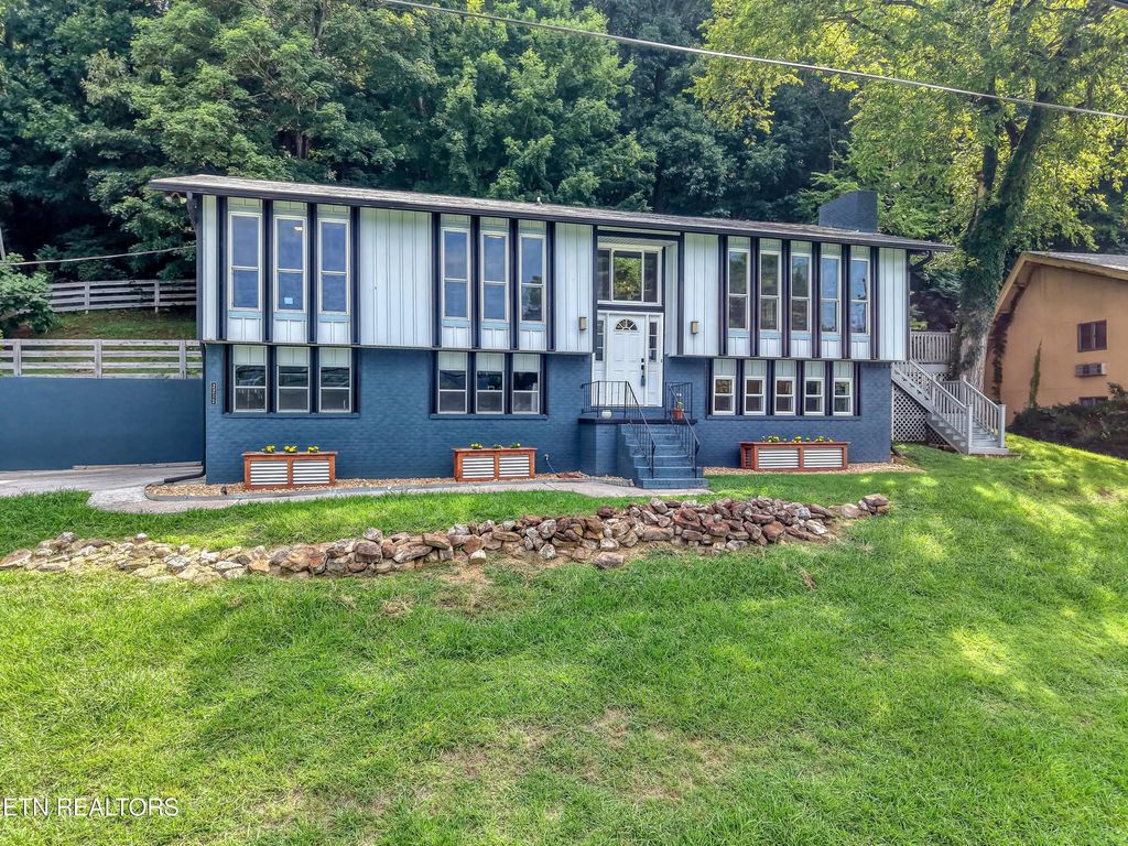 2212 Jones Bend Rd, Louisville