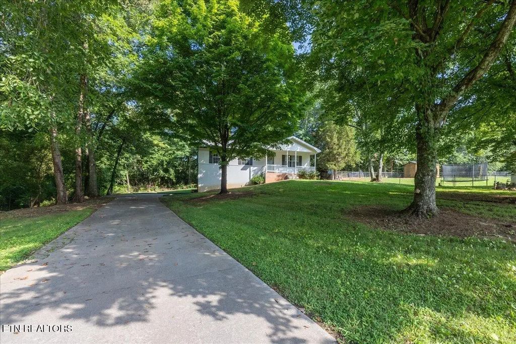 860 Anchor Drive, Lenoir City