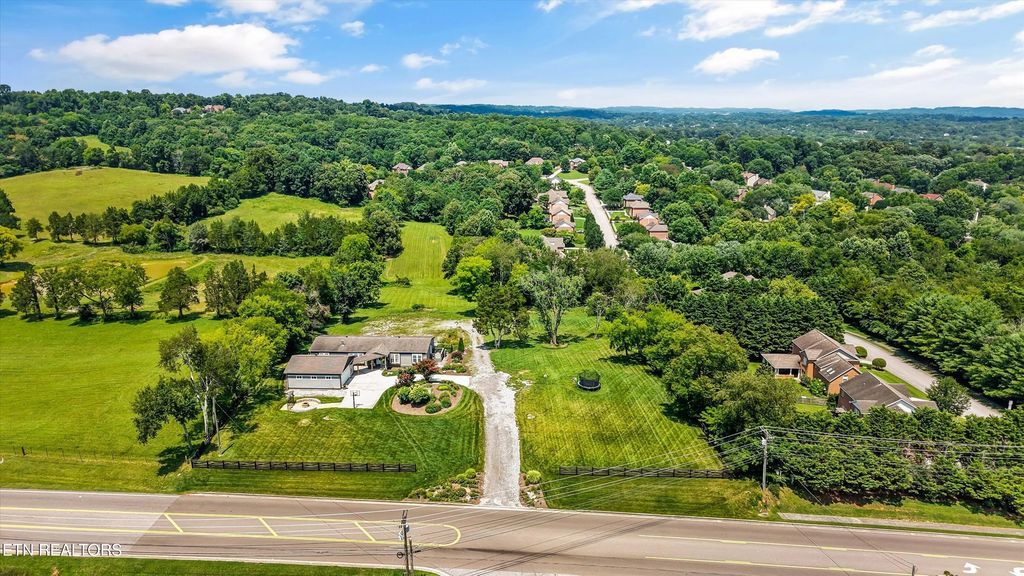 400 N Watt Rd, Knoxville