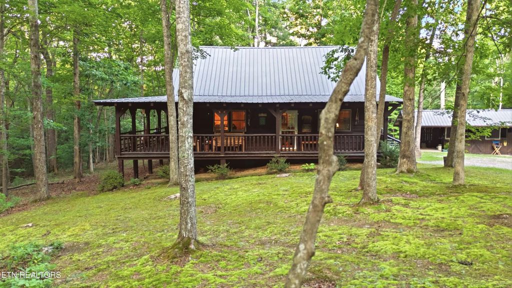 784 Wilderness Tr, Oneida