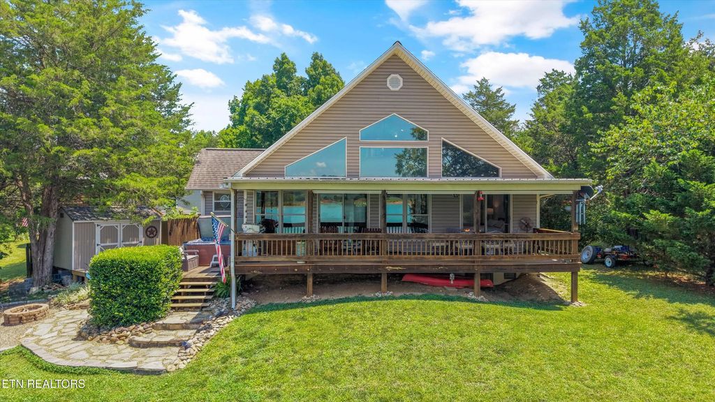2529 Mccloud Way, Dandridge