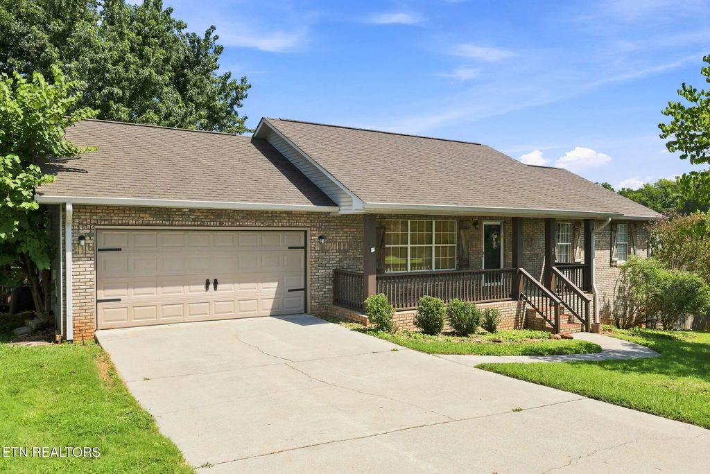 1109 Willow Creek Circle, Maryville